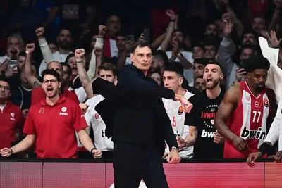 L'Olympiacos di Bartzokas ha vinto l'unducesimo derby consecutivo in Eurolega