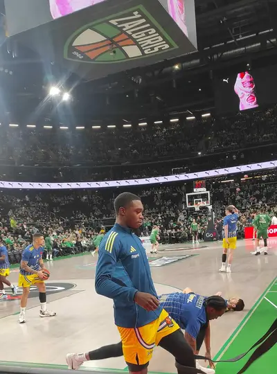 Lonnie Walker IV torna a Kaunas