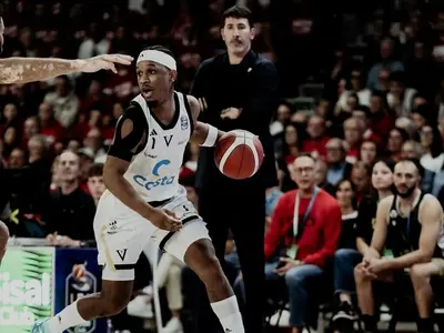 Alex Mumbrù alla guida della sua Virtus