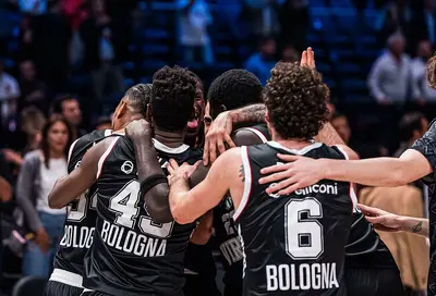 La Virtus festeggia la vittoria a Dubai