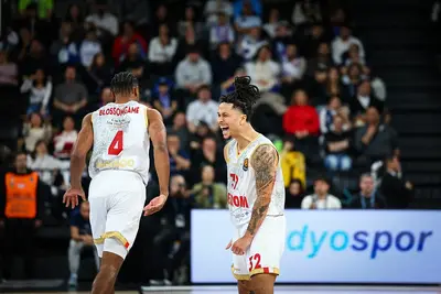 Blossomgame e Strazel esultano