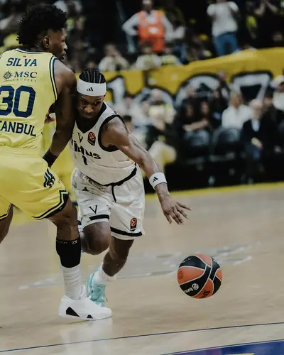 Trent Frazier all'esordio in Eurolega con la Virtus