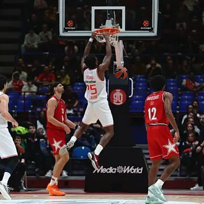 Oturu schiaccia contro Milano