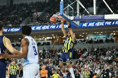 Recap campionati esteri: altra vittoria per il Fenerbahce