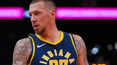 Daniel Theis con la maglia dei Pacers