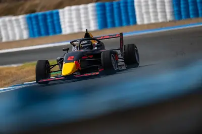 Quattro nuovi talenti sono emersi dai test a Jerez per l'Academy Red Bull
