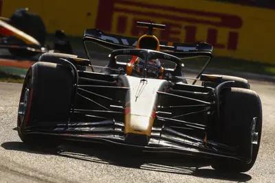 Max Verstappen in azione nelle FP1 del GP Italia