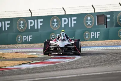 Antonio Felix da Costa in azione a Shanghai.