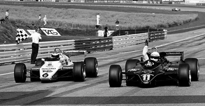 Elio De Angelis vince in volata il GP d'Austria 1982 davanti a Keke Rosberg. Credits: Formula 1 X