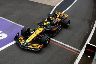 Lando Norris in azione nel corso delle FP1 di Silverstone