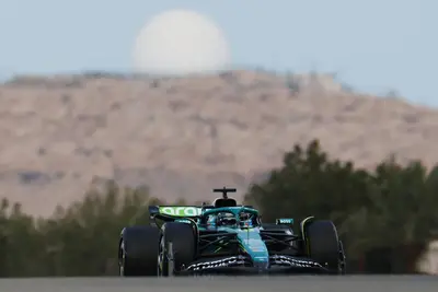 Lance Stroll alla guida dell'Aston Martin a Sakhir
