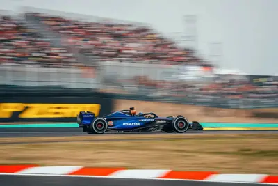Alex Albon con la sua Williams, impegnato a Suzuka. © Williams Racing