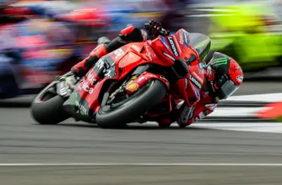 Bagnaia, leader in classifica, a caccia del riscatto dopo la caduta nella Sprint