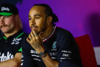 Lewis Hamilton ha ammesso come sarebbe contento di lavorare con Adrian Newey.