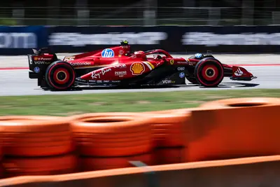 Ferrari scatta dalla terza fila con Leclerc davanti a Sainz.
