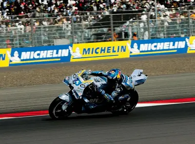 Il pilota di casa conclude la prima giornata al quarto posto, tra prove per il futuro e qualcosa da migliorare