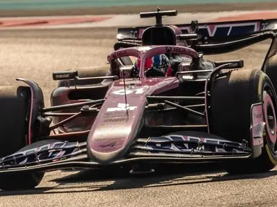 Jack Doohan in pista con alpine Abu dhabi f1 2024, rookie