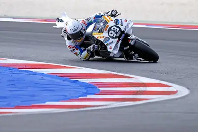 Vittoria back-to-back per Marc Márquez