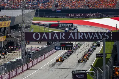 La griglia di partenza della Sprint di ieri con Verstappen e Norris - come oggi - in prima fila.
