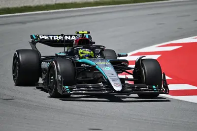 Lewis Hamilton, che ha chiuso al comando nelle FP2 del GP di Spagna con Mercedes. © Mercedes Benz Media