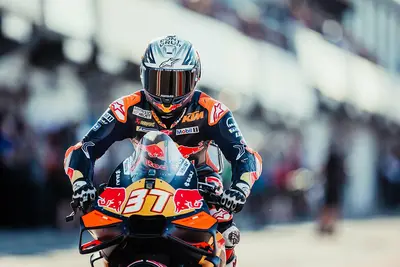 Pedro Acosta in azione a Valencia