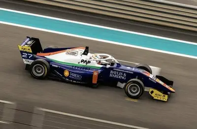 Freddie Slater durante gara 1 Abu Dhabi FRMEC