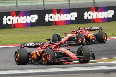 Le Ferrari di Leclerc e Sainz, impegnate nel GP di Cina. © Ferrari Media Centre