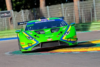 Le Huracàn del team VSR pronte a scendere in pista a Misano. Credits: Bonora Agency