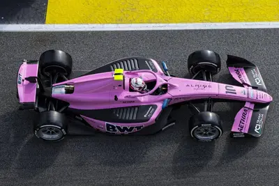 Gabriele Minì con monoposto Prema Racing nel secondo giorno di test pre stagione FIA F2 2025 a Barcellona