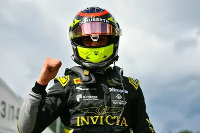 Il pilota italiano conquista la pole position a Spielberg, davanti a Martins e Verschoor. Quarto Gabriele Mini