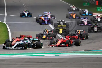 La partenza dell'ultima edizione del GP della Cina. Credits: F1 Official FB page