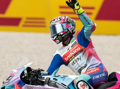 Il pilota VR46 conquista il podio davanti al pubblico di casa, con un sorpasso all'ultimo giro su Francesco Bagnaia