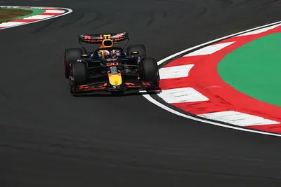 Liam Lawson in pista a Shanghai