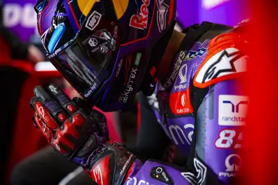 Jorge Martin butta via una vittoria quasi certa a due giri dalla fine al Sachsenring.