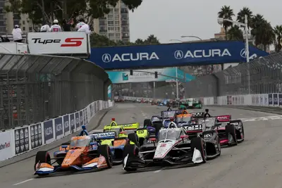 La partenza dell\'ultima edizione del GP di Long Beach. Credits: IndyCar Official FB page