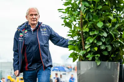 Helmut Marko in divisa Red Bull