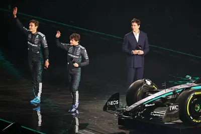 Il team Mercedes pronto a dare battaglia.