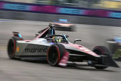 Prima pole stagionale e primi punti per Mortara e Mahindra.