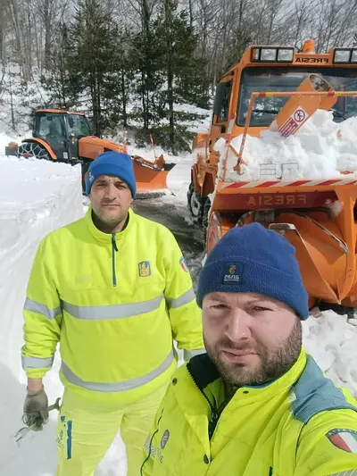 Operatori mezzi Anas impegnati nel soccorso. Massimo Pedace e Bruno Trimarchi