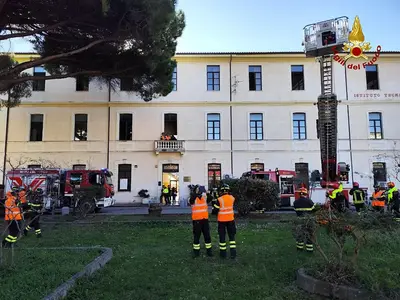 L'esercitazione dei vigili del fuoco