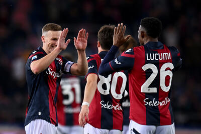 Lewis Ferguson e Jhon Lucumí (Photo by Alessandro Sabattini/Getty Images Via OneFootball)