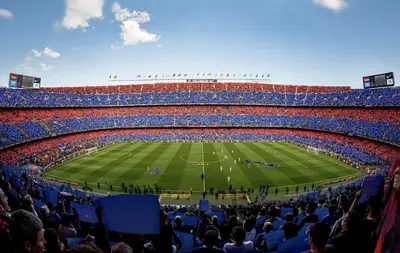 Camp Nou, 105 places, plus grand stade d'Europe