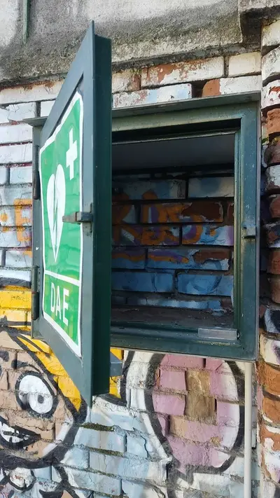 Lo spazio dove era contenuto il defibrillatore