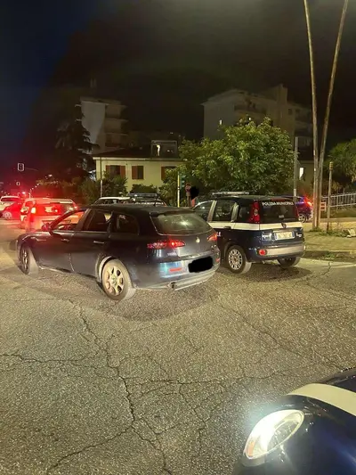 Incidente pochi metri dopo macchine in fila