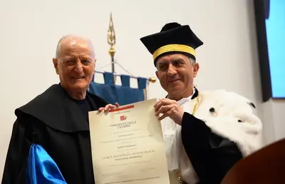 Il rettore Leone conferisce laurea honoris causa a Santo Versace