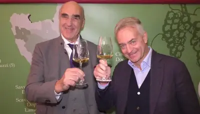 Assessore all'Agricoltura della Regione Calabria, Gianluca Gallo con il patron del Merano Wine Festival, Helmuth Kocher