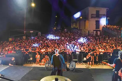 Franco Ricciardi in piazza a Cropalati