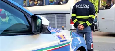 Polizia blocca gita scolastica partita da Belvedere