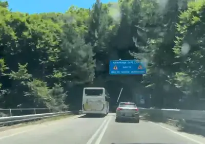 sorpasso bus di Ferrovie della Calabria