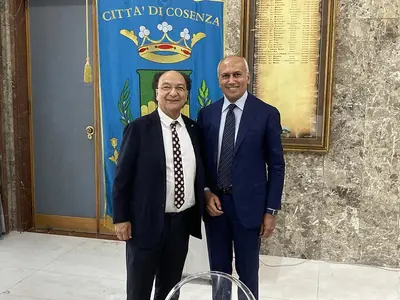 L'attuale patron del Cosenza Guarascio e il sindaco Caruso